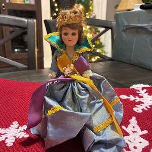 Vintage Dolls of the World